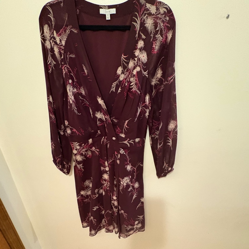 Elegant Floral Long Sleeve Dress
"Joie"